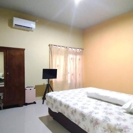 Sadana Villahouse Ngadinegaran Yogyakarta Exterior foto